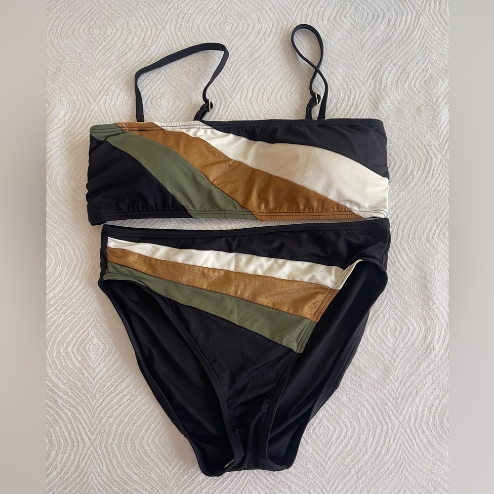 Vince Camuto Women's Colorblocked Bandeau Bikini Top & Colorblock Bikini Briefs - Picture 3 of 15